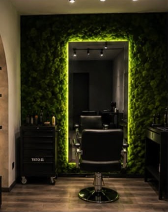 Pohled do kadeřnictví Phenomenal Hair Česká Skalice